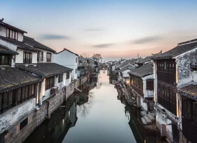 向影心:拿着丈夫当跳板,9年生8娃,因感冒被丈夫关进精神病医院