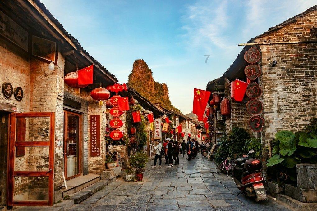 纵览·新春走基层|走近春运“守护人”——我在机场“推飞机”